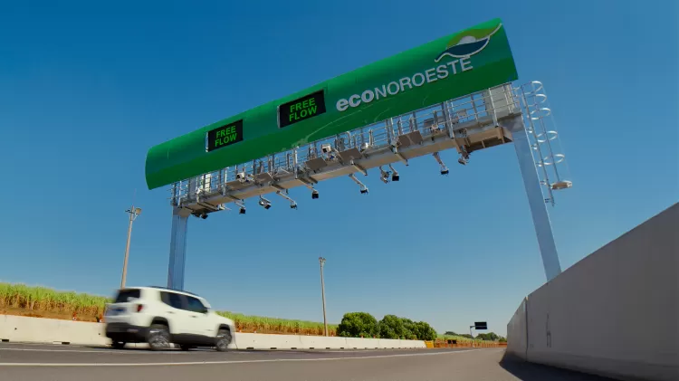 Pórtico de pedágio eletrônico em rodovia brasileira